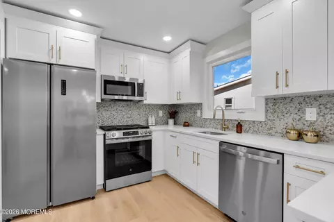 Kitchen - 30 Phillips Rd, Brick, NJ 08724 photo 2 of 5