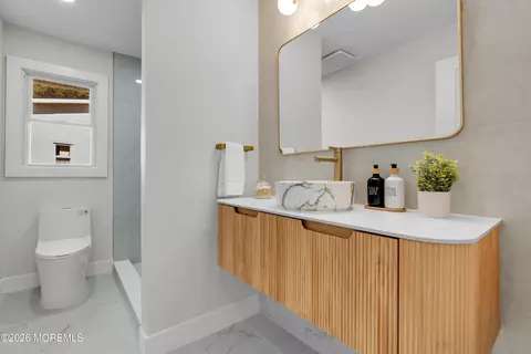 Bath - 30 Phillips Rd, Brick, NJ 08724 photo 1 of 3