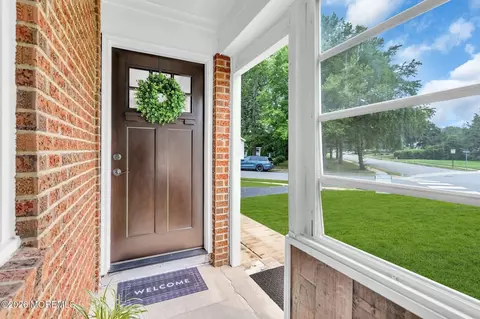 56 Bellflower Ct, Toms River, NJ 08755
