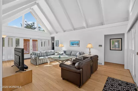 114 17th St, Beach Haven, NJ 08008