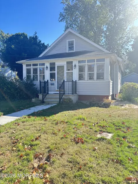 21 Alexander Ave, Freehold, NJ 07728