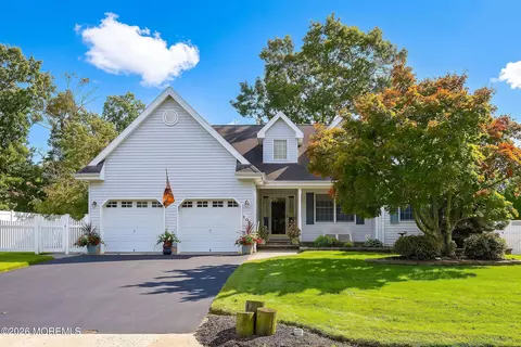 105 Cruise Rd, Manahawkin, NJ 08050