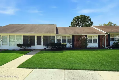 1005 Aberdeen Dr # B, Lakewood, NJ 08701