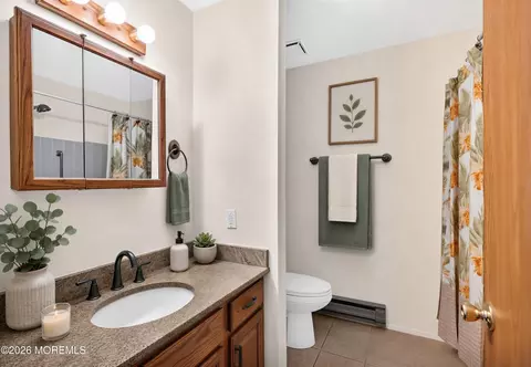 Bath - 4 Ashley Rd, Manchester, NJ 08759 photo 2 of 2