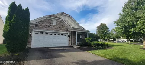 55 Chalfont Ln, Manchester, NJ 08759