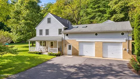 26 Rues Rd, Freehold, NJ 08501