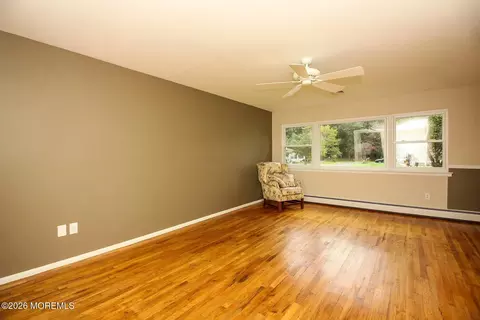 Living - 18 D Dixie Ln, Jackson, NJ 08527 photo 3 of 4