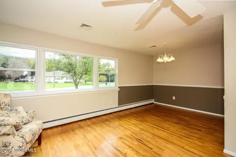 Living - 18 D Dixie Ln, Jackson, NJ 08527 photo 1 of 4