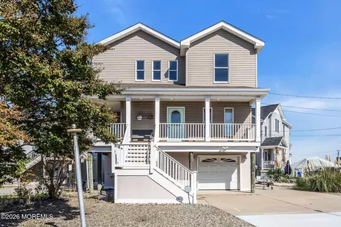 8 Marin Ln, Manahawkin, NJ 08050