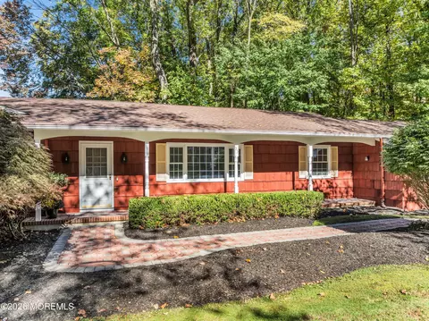 35 Heyward Hills Dr, Holmdel, NJ 07733