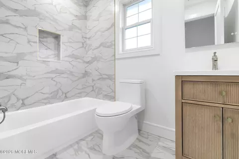 Bath - 26 Center St, Rumson, NJ 07760 photo 4 of 6