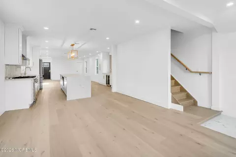 Entry Way - 26 Center St, Rumson, NJ 07760 photo 2 of 7