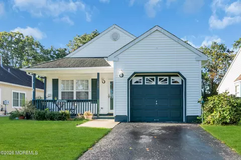 2381 Mount Hood Ln, Toms River, NJ 08753