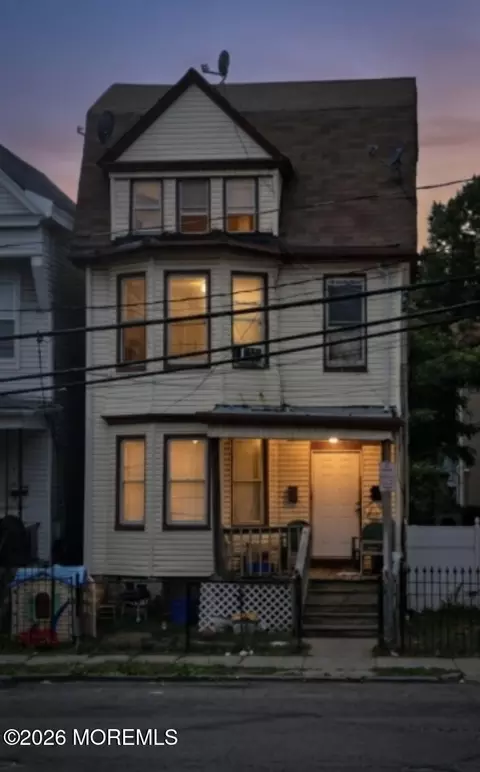94 Peabody Pl, Newark, NJ 07104
