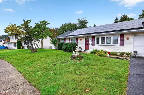 7 Colonial Ct, Barnegat, NJ 08005