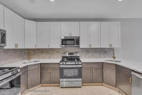 6 Taft Ave, Lakewood, NJ 08701