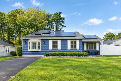 97 Garrison Dr, Tinton Falls, NJ 07753