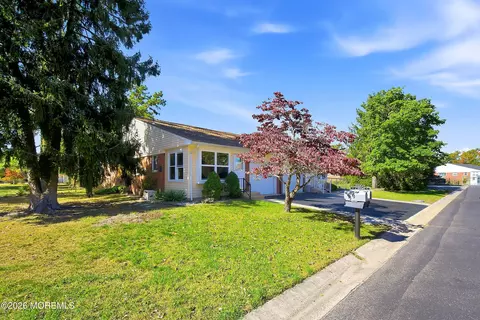 2 Hancock Dr #A, Whiting, NJ 08759