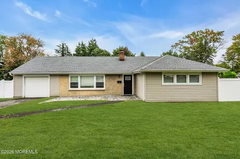 197 Rutledge Dr, Red Bank, NJ 07701