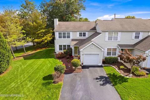 117 Mimosa Ln, Freehold, NJ 07728