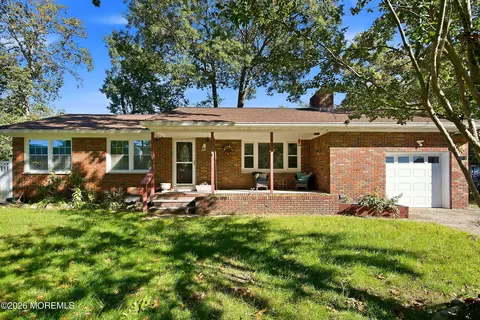 1129 Sylvan Dr, Toms River, NJ 08753
