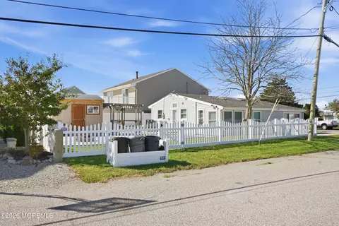 Exterior - 1700 Binnacle Rd, Forked River, NJ 08731 photo 2 of 11