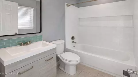 Bath - 1700 Binnacle Rd, Forked River, NJ 08731 photo 1 of 2