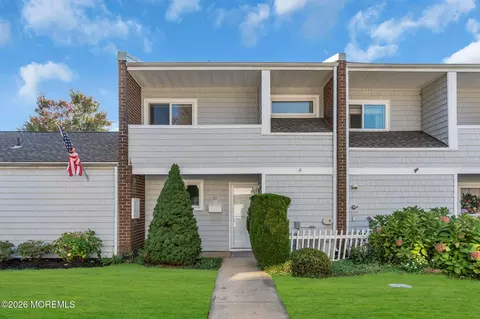61 Maple Dr, Spring Lake, NJ 07762