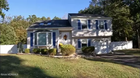 12 6th St, Barnegat, NJ 08005