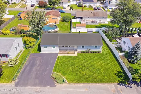 428 Tiller Ave, Beachwood, NJ 08722