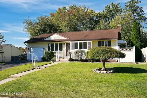 510 Mackey Ave, Belford, NJ 07718