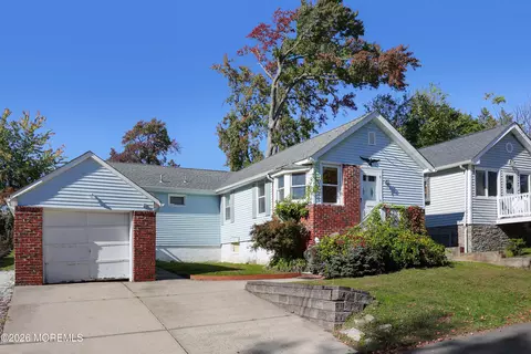 814 Forrest Ave, Laurence Harbor, NJ 08879