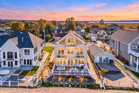 317 Front St, Union Beach, NJ 07735