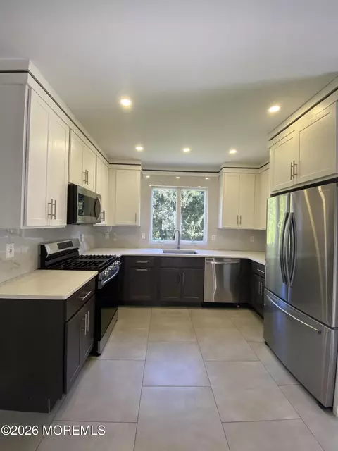 414 Main St, Manalapan, NJ 07726