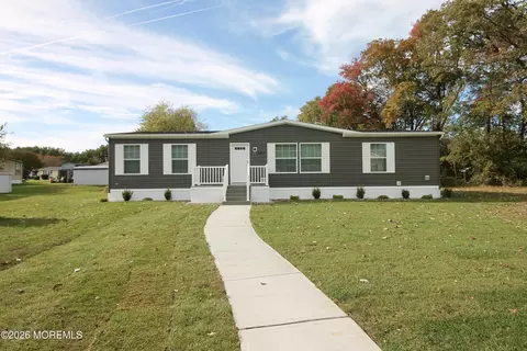 567 Sara Dr, Freehold, NJ 07728