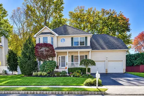 6 Northgate Dr, Englishtown, NJ 07726