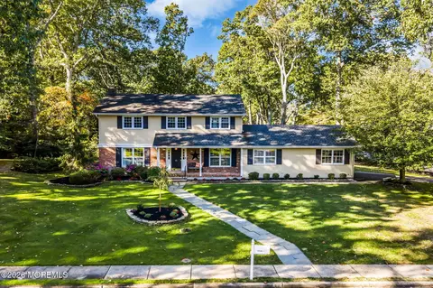 17 Horicon Dr, Ocean, NJ 07712