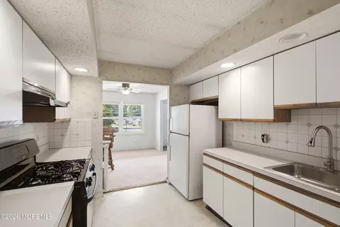 Kitchen - 12 Springhill Dr, Brick, NJ 08724 photo 5 of 5