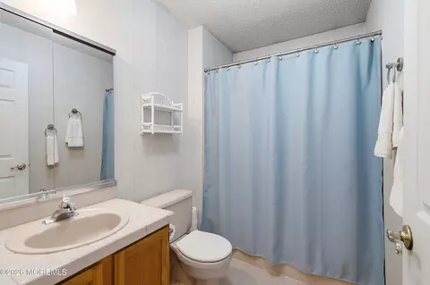 Bath - 12 Springhill Dr, Brick, NJ 08724 photo 1 of 4