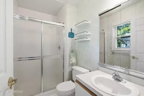 Bath - 12 Springhill Dr, Brick, NJ 08724 photo 3 of 4