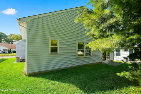 Exterior - 12 Springhill Dr, Brick, NJ 08724 photo 5 of 11