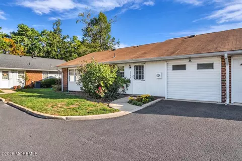 1015 Aberdeen Dr # D, Lakewood, NJ 08701