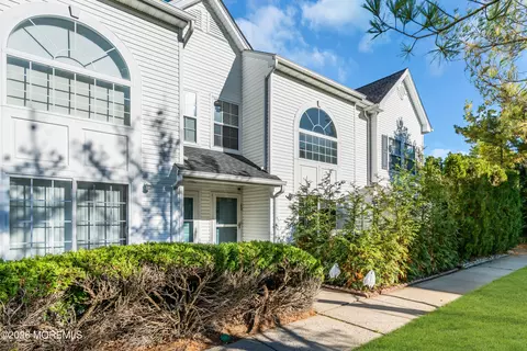 69 Madison Ct, Tinton Falls, NJ 07712