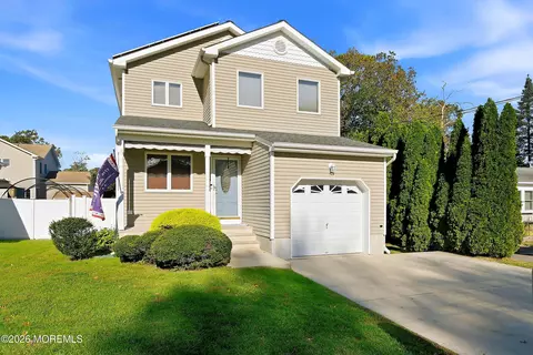 624 Mermaid Ave, Beachwood, NJ 08722