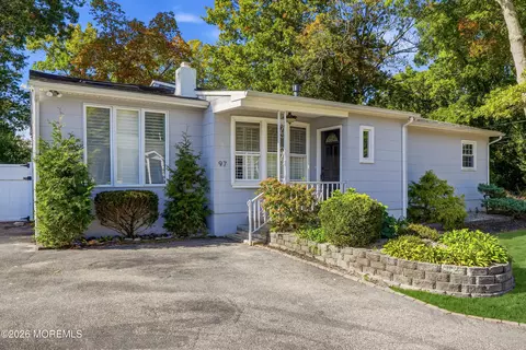 97 Bowline St, Beachwood, NJ 08722