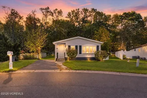 72 Deer Way, Englishtown, NJ 07726