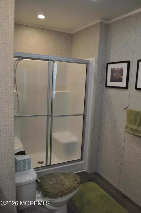 Bath - 7 Fox St, Whiting, NJ 08759 photo 6 of 6