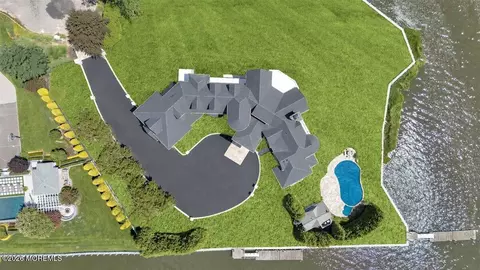 View/Area - 16 Harbor Dr, Rumson, NJ 07760 photo 3 of 4