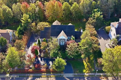 40 Northwoods Rd, Ocean, NJ 07712