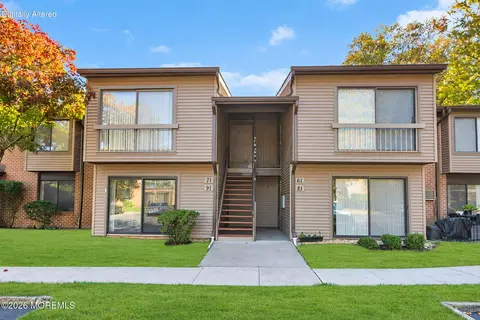 91 Hancock Ct, Red Bank, NJ 07701